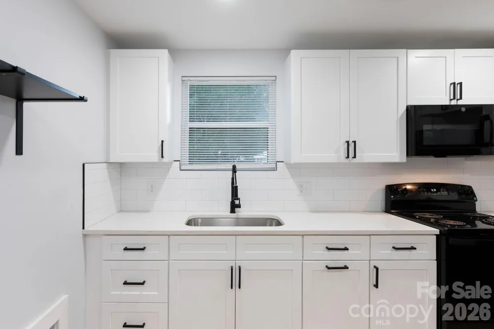 615 E Saunders Avenue Newton, NC 28658