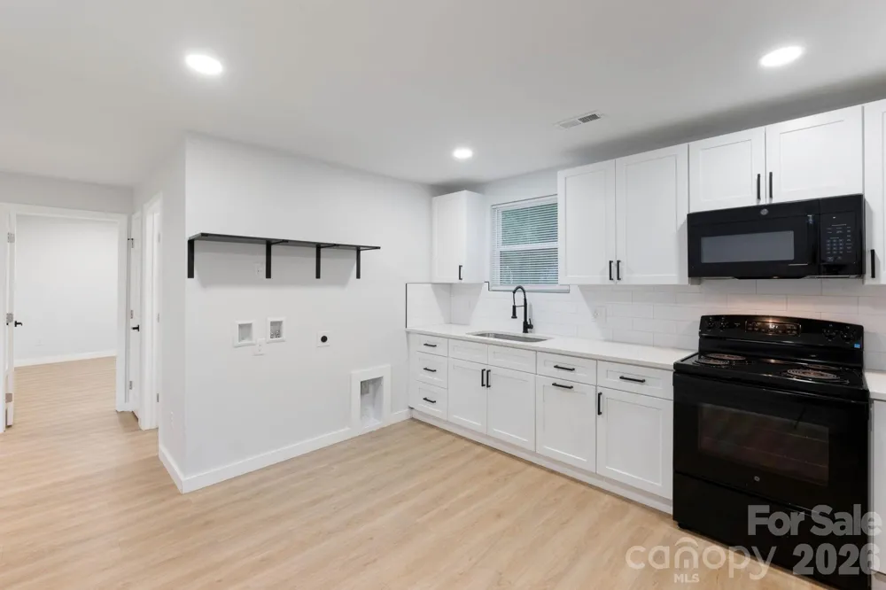 615 E Saunders Avenue Newton, NC 28658