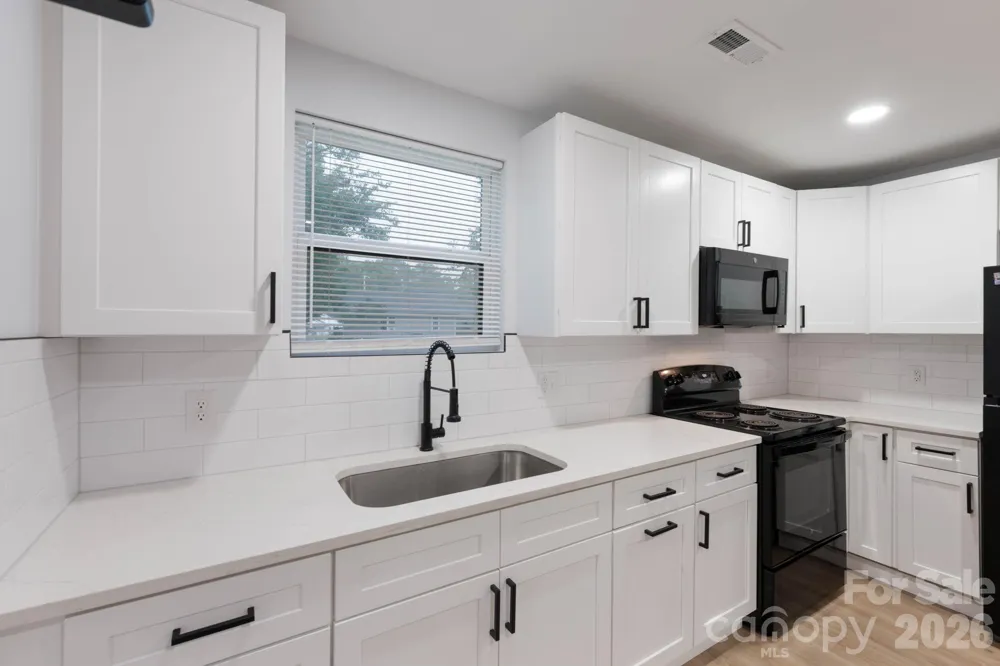 615 E Saunders Avenue Newton, NC 28658