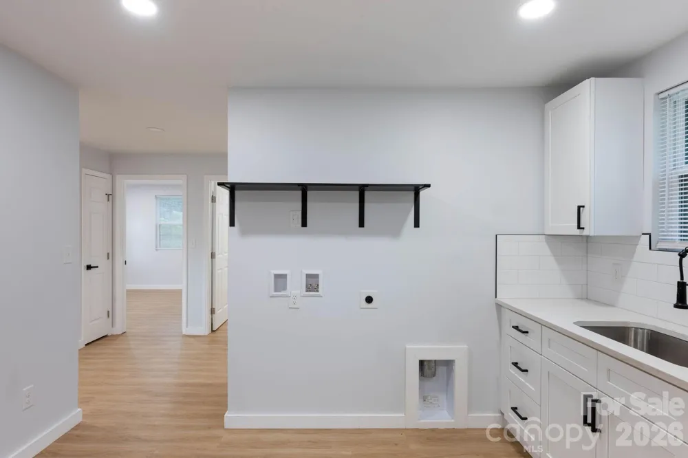 615 E Saunders Avenue Newton, NC 28658