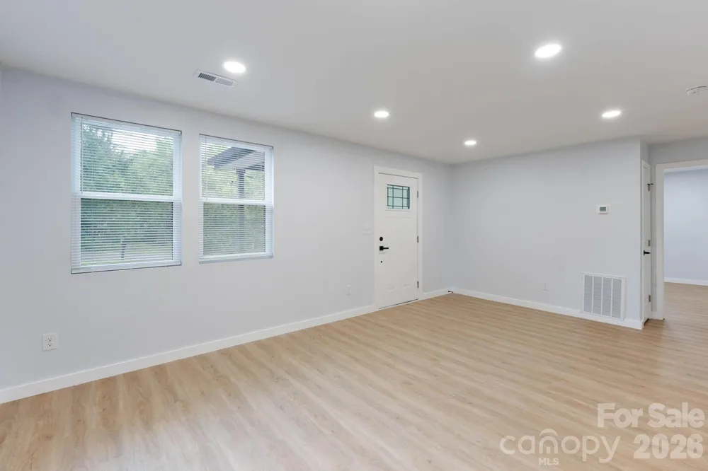 615 E Saunders Avenue Newton, NC 28658