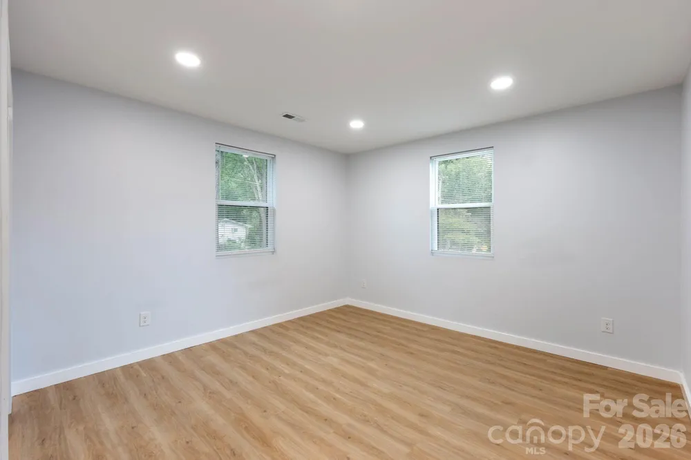 615 E Saunders Avenue Newton, NC 28658