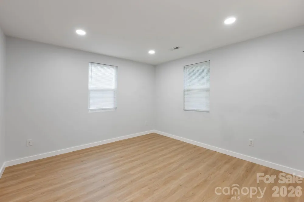 615 E Saunders Avenue Newton, NC 28658