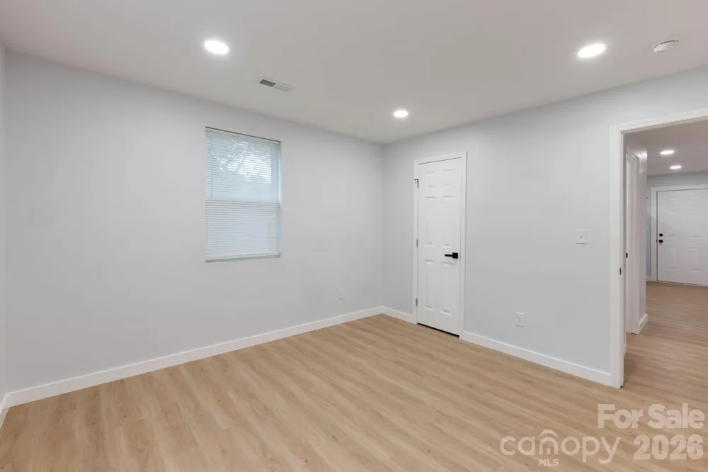 615 E Saunders Avenue Newton, NC 28658