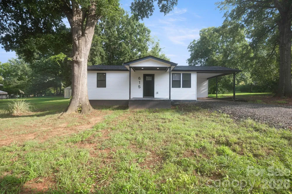 615 E Saunders Avenue Newton, NC 28658