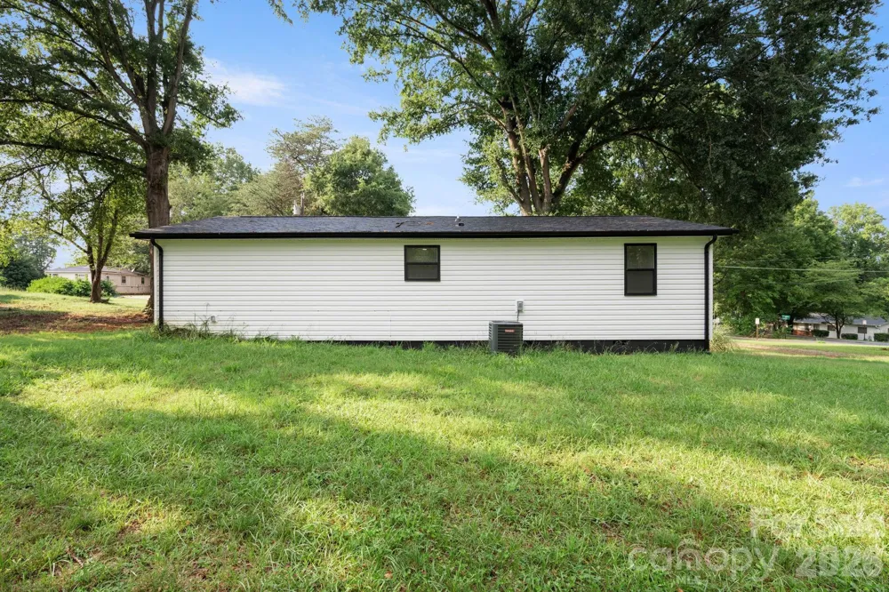 615 E Saunders Avenue Newton, NC 28658