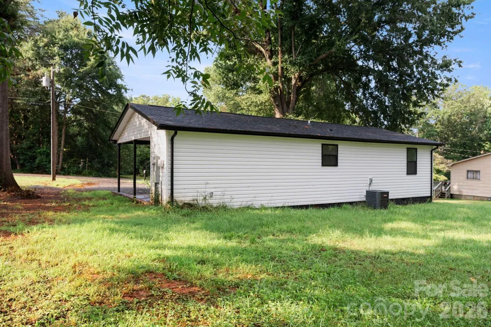 615 E Saunders Avenue Newton, NC 28658
