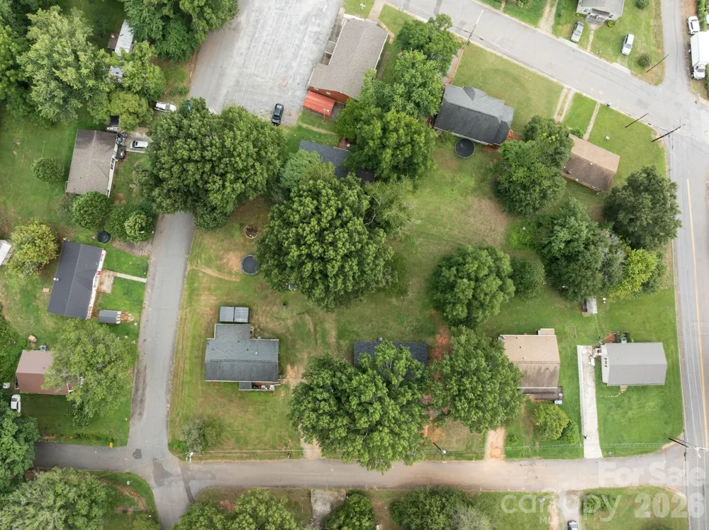 615 E Saunders Avenue Newton, NC 28658