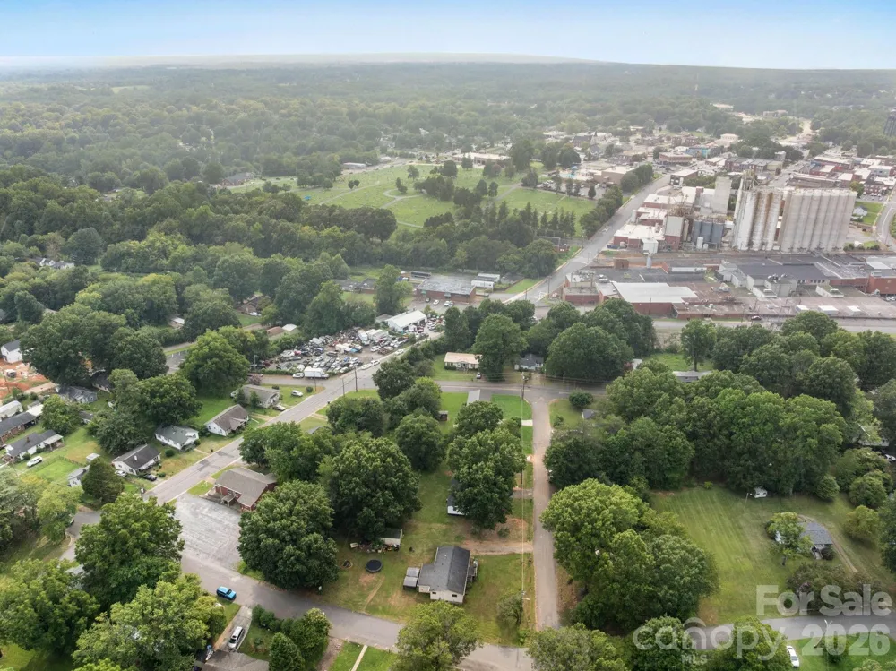615 E Saunders Avenue Newton, NC 28658