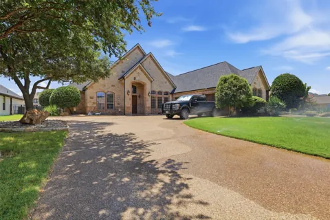 2606 Waters Edge Drive