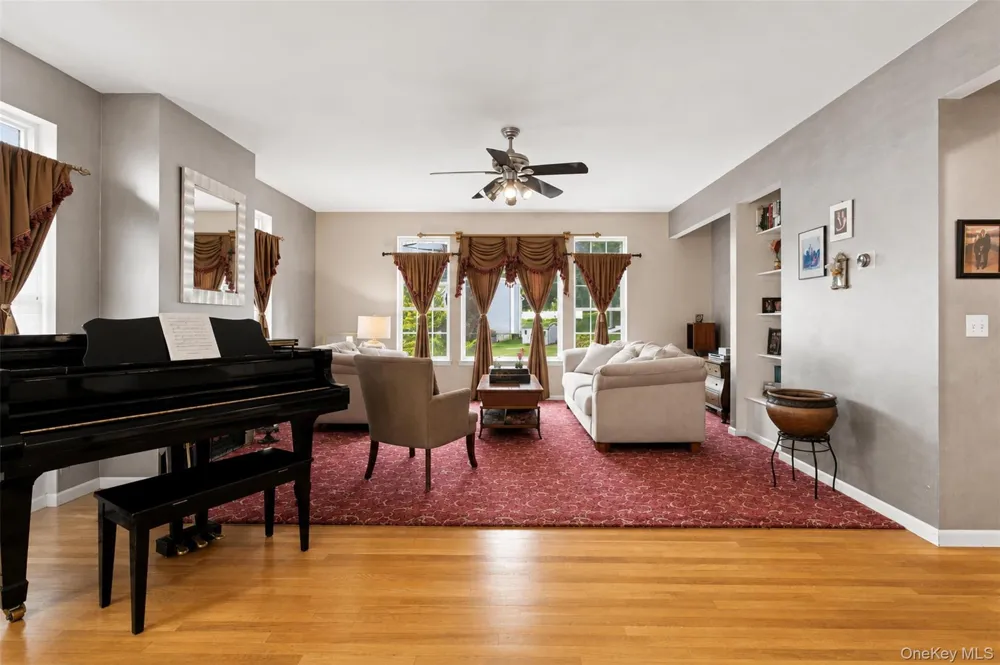 12 Greenwood Drive Newburgh, NY 12550