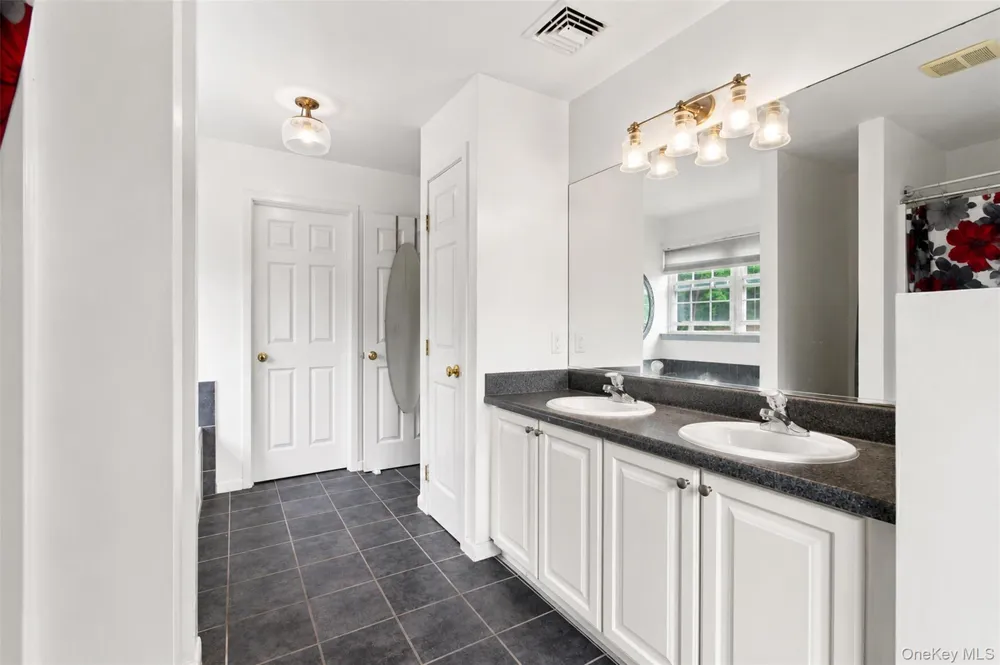 12 Greenwood Drive Newburgh, NY 12550