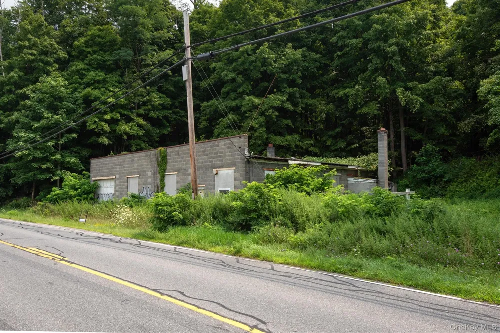 46 South Avenue Pleasant Valley, NY 12569
