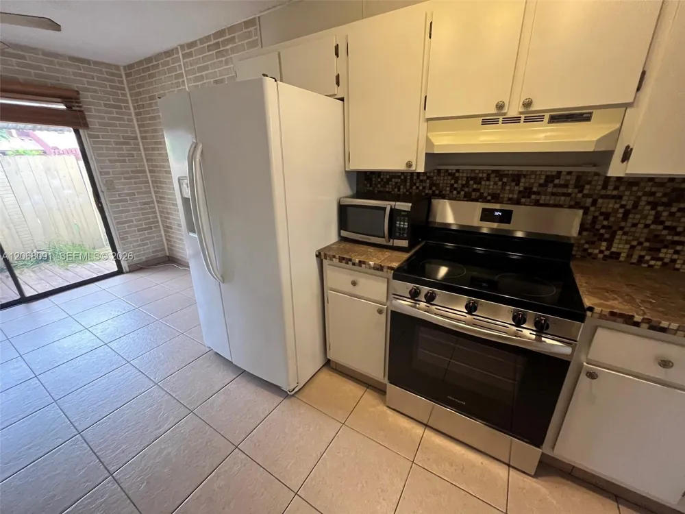 463 SE 14th St #463 Dania Beach, FL 33004