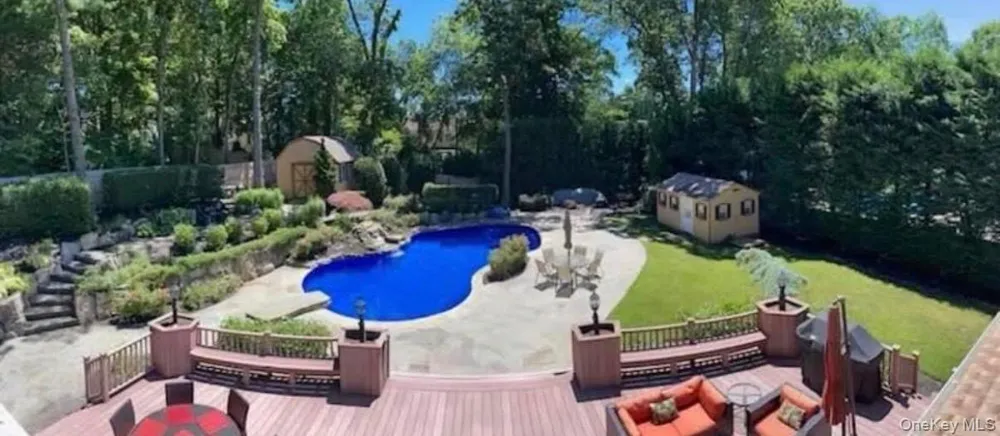 10 George Hill Road Mount Sinai, NY 11766