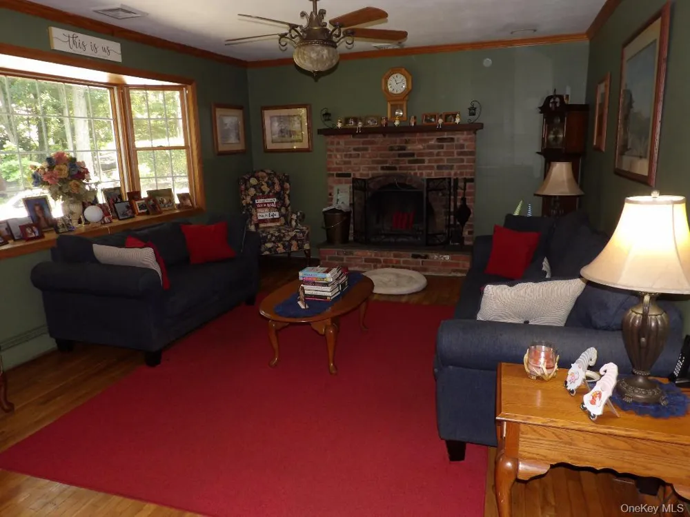 10 George Hill Road Mount Sinai, NY 11766