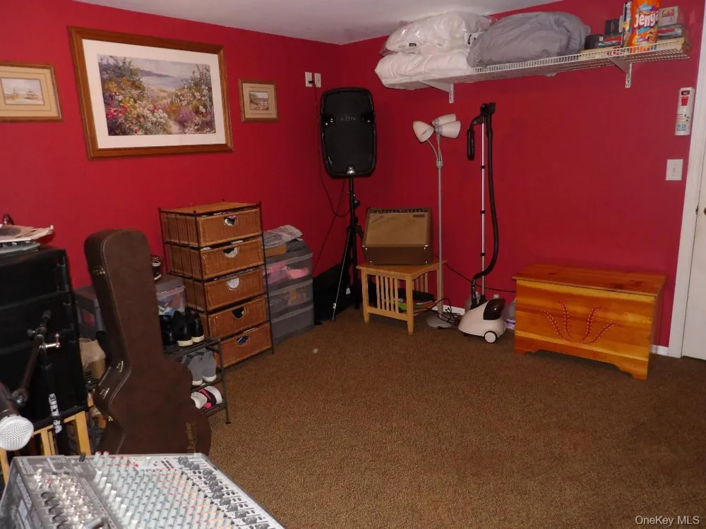10 George Hill Road Mount Sinai, NY 11766