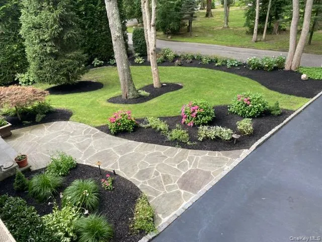 10 George Hill Road Mount Sinai, NY 11766