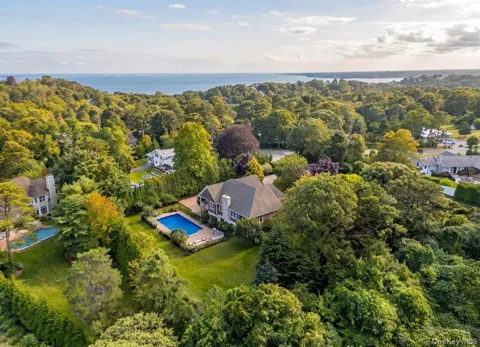 10 Peconic View Court