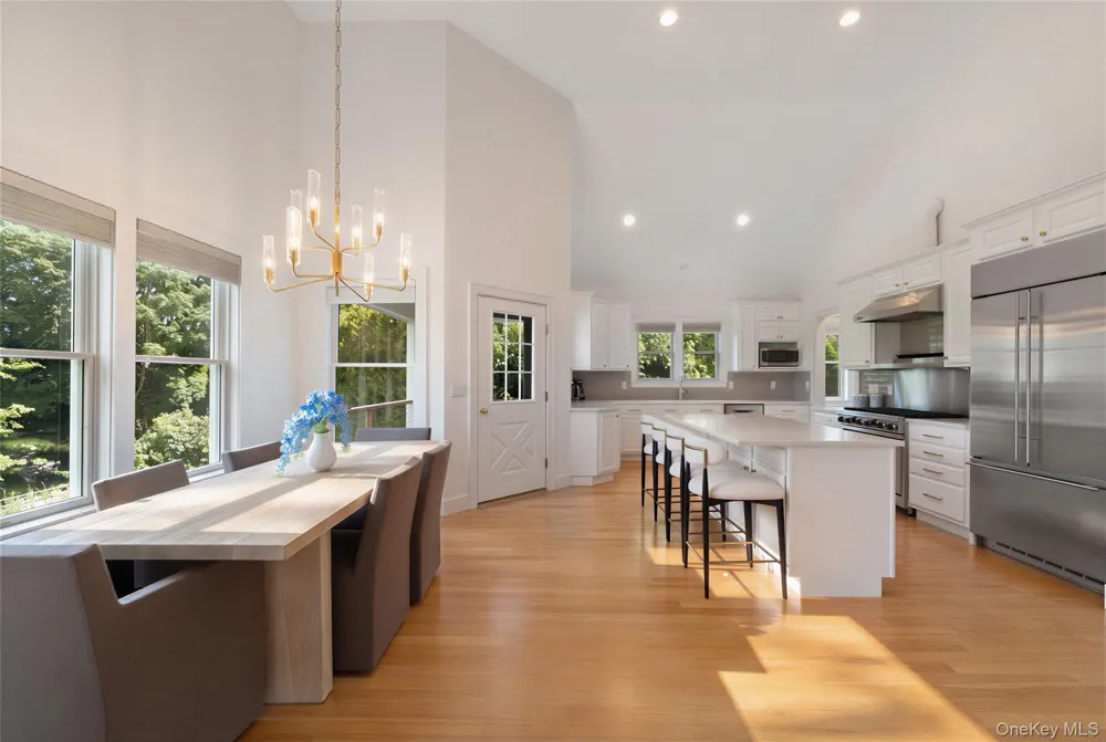 10 Peconic View Court Southampton, NY 11968