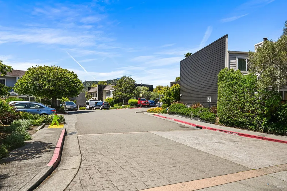 74 Mariner Green Drive Corte Madera, CA 94925