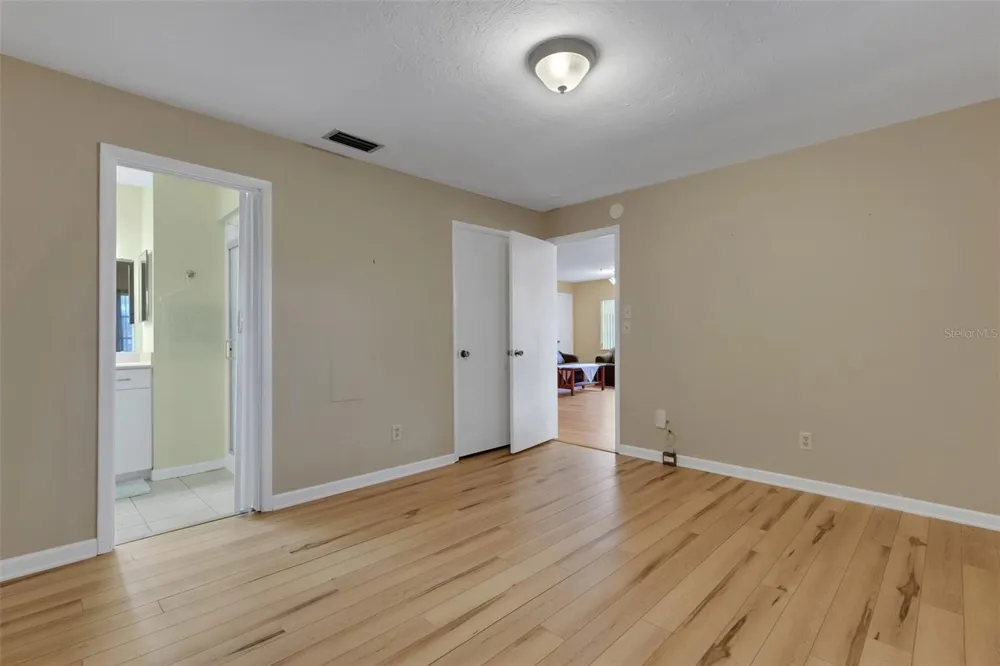 4574 MOHICAN #151 Sarasota, FL 34233