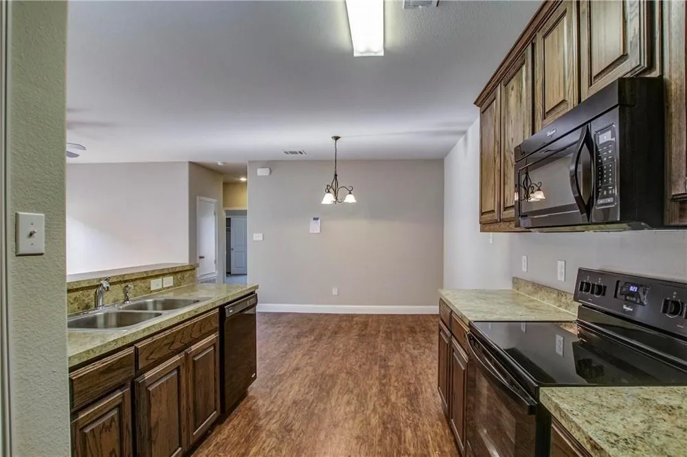 416 Canvas Court Crowley, TX 76036