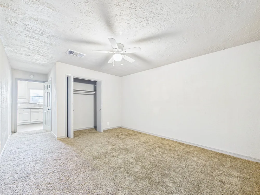 302 Sycamore Drive Hitchcock, TX 77563