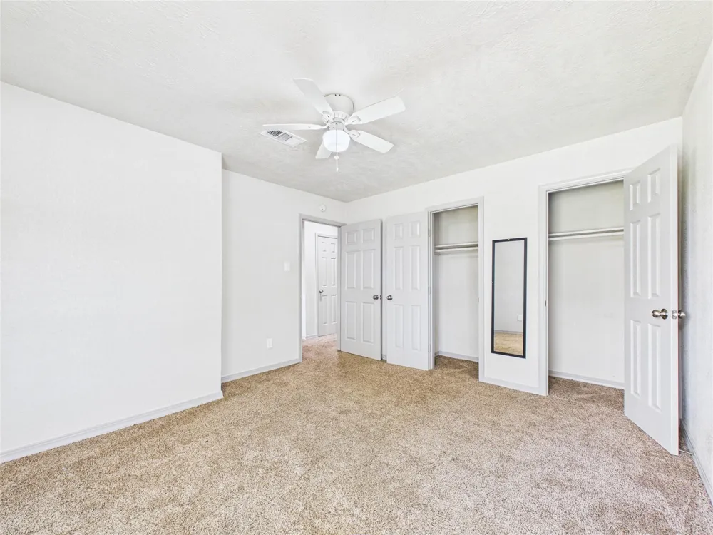 302 Sycamore Drive Hitchcock, TX 77563