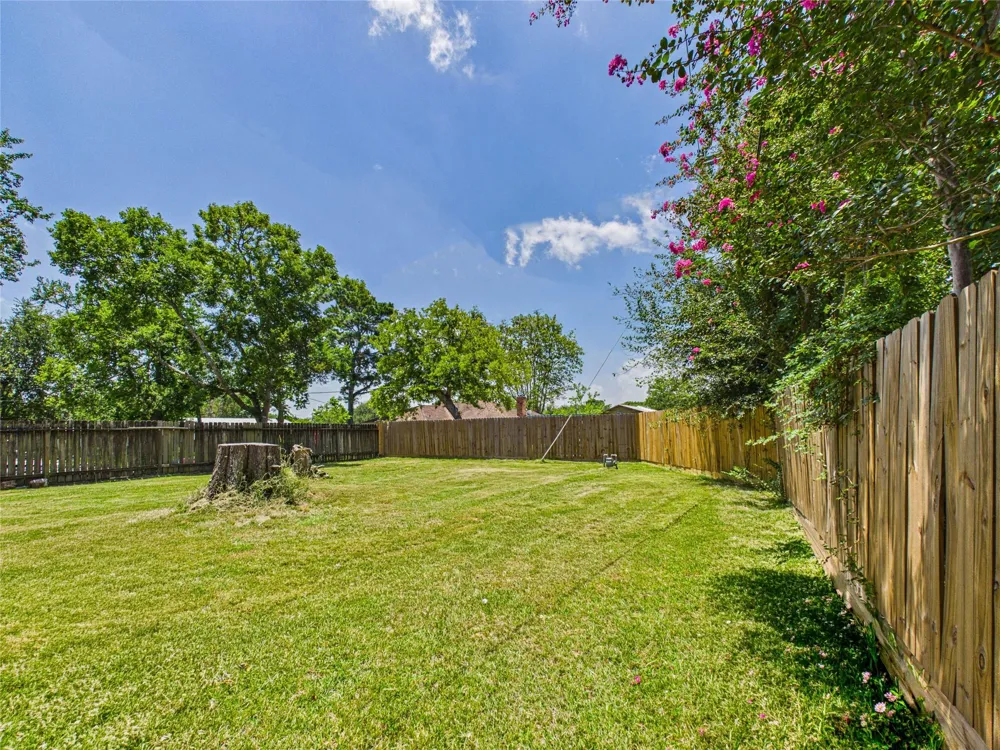 302 Sycamore Drive Hitchcock, TX 77563