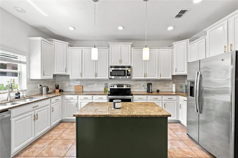 16613 MYRTLE SAND DRIVE Wimauma, FL 33598