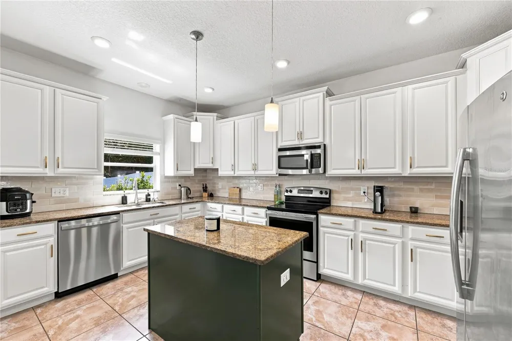 16613 MYRTLE SAND DRIVE Wimauma, FL 33598