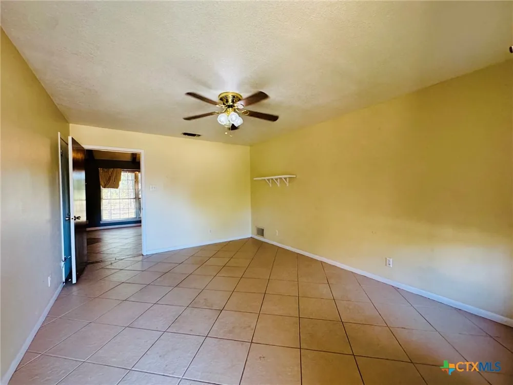 2405 Osage Road Gatesville, TX 76528