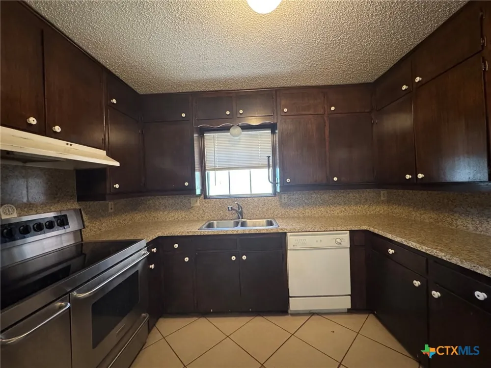 2405 Osage Road Gatesville, TX 76528
