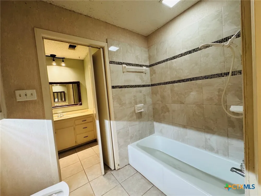 2405 Osage Road Gatesville, TX 76528