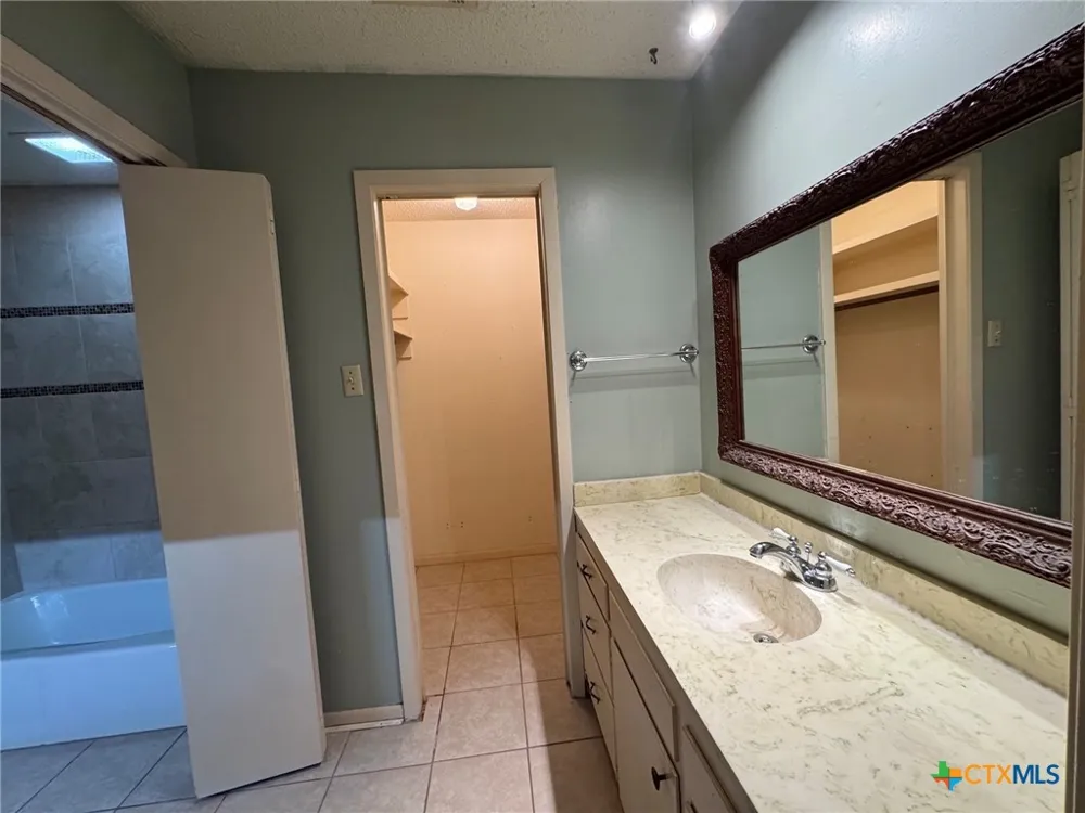 2405 Osage Road Gatesville, TX 76528