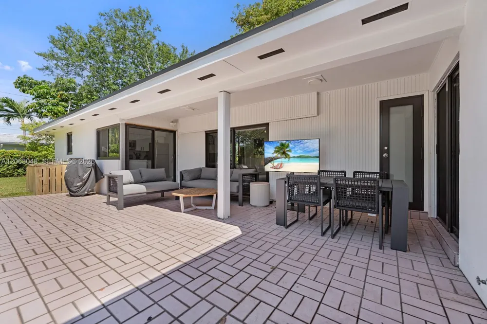 8620 SW 159th St Palmetto Bay, FL 33157