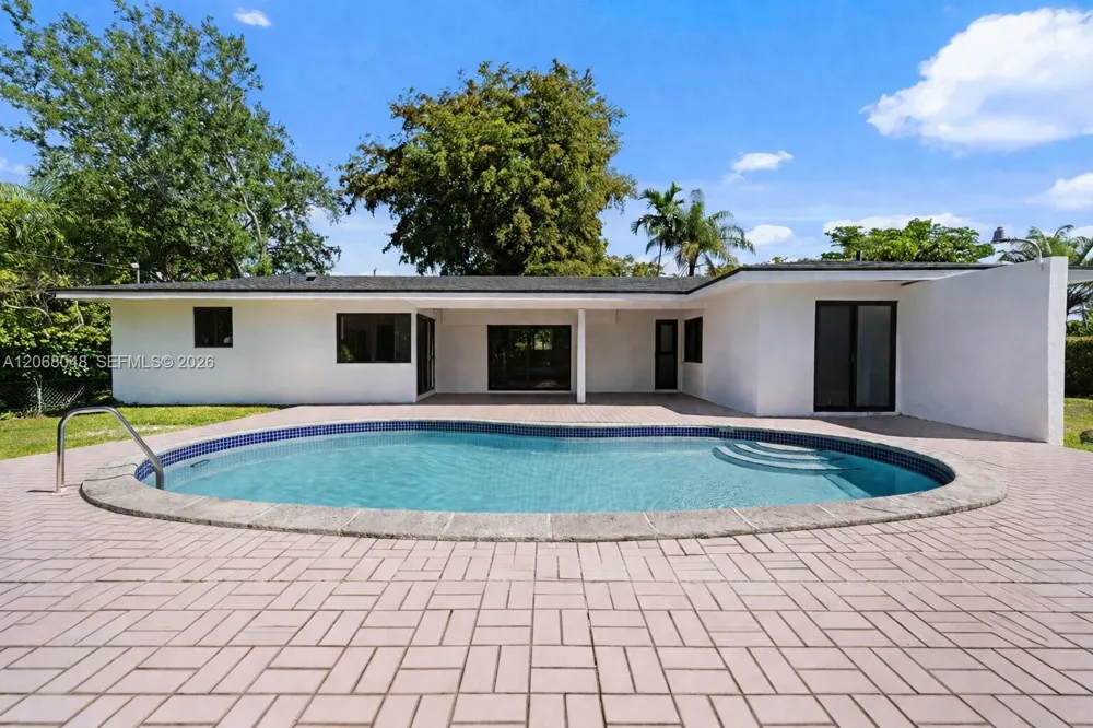 8620 SW 159th St Palmetto Bay, FL 33157
