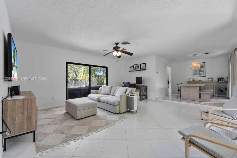 8620 SW 159th St Palmetto Bay, FL 33157