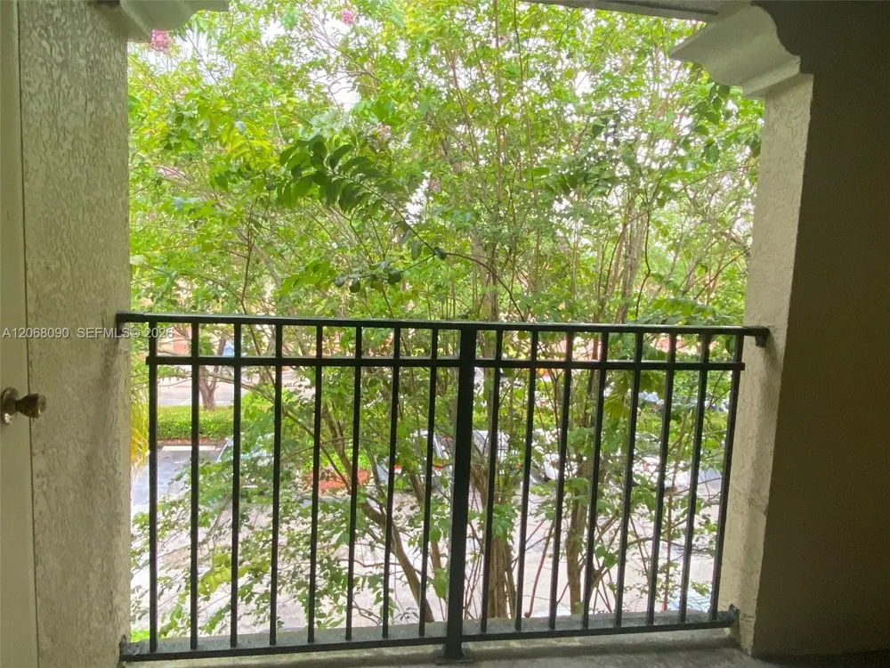 2520 Centergate Dr #303 Miramar, FL 33025
