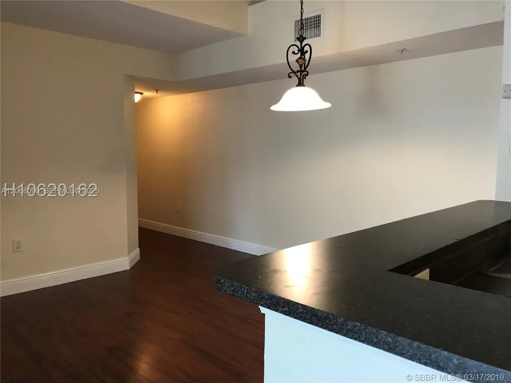 2520 Centergate Dr #303 Miramar, FL 33025
