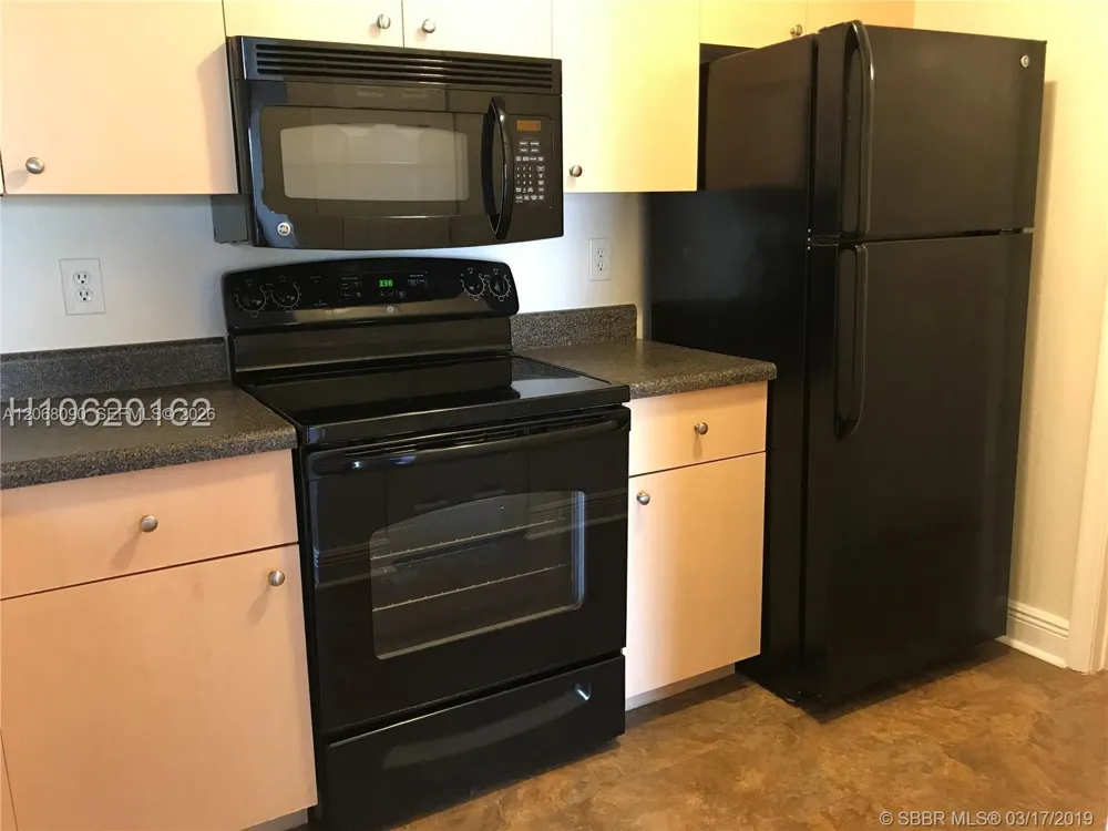 2520 Centergate Dr #303 Miramar, FL 33025