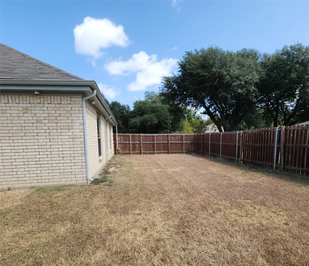 1000 La Villeta Street Mexia, TX 76667