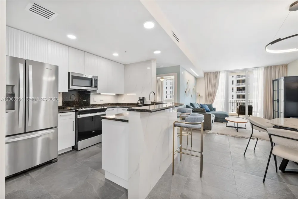 801 Brickell Key Blvd #1805 Miami, FL 33131