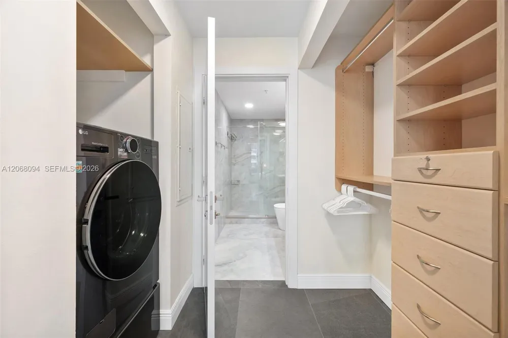 801 Brickell Key Blvd #1805 Miami, FL 33131