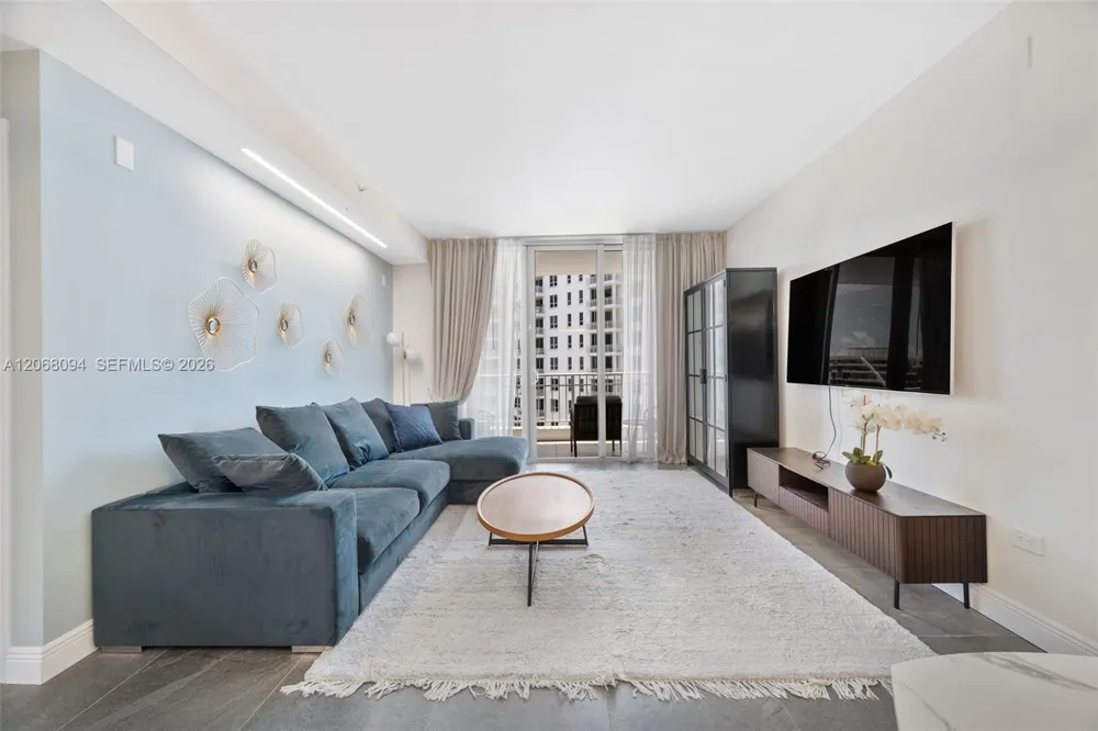 801 Brickell Key Blvd #1805 Miami, FL 33131