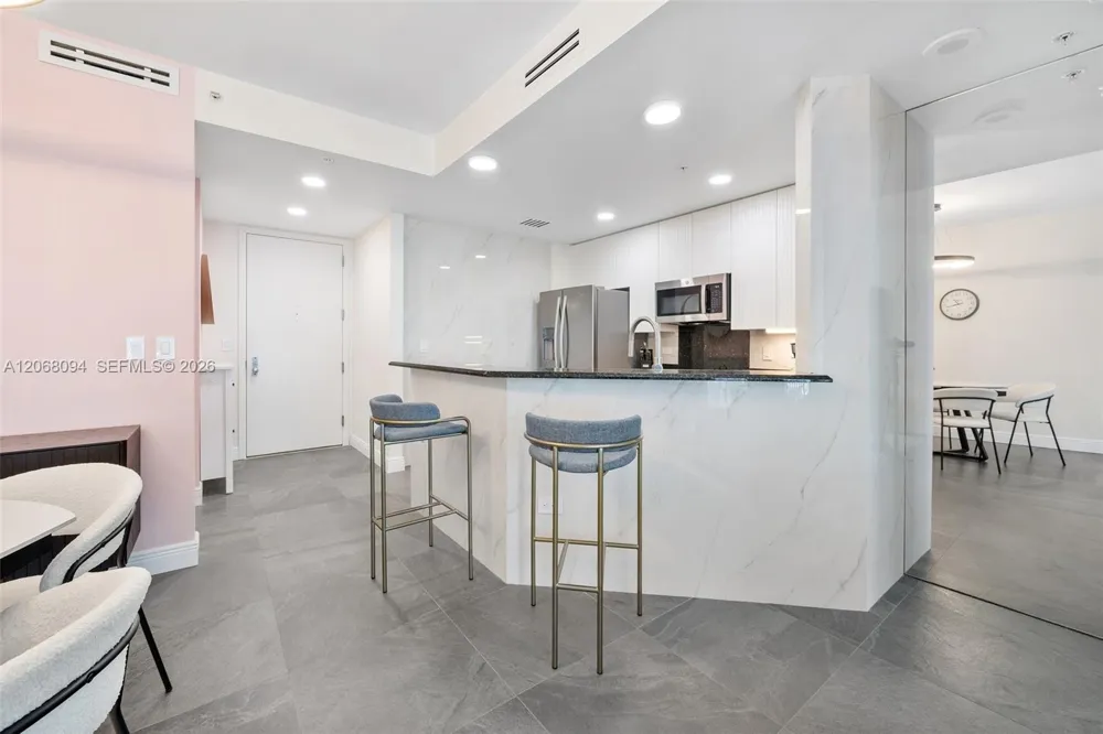 801 Brickell Key Blvd #1805 Miami, FL 33131