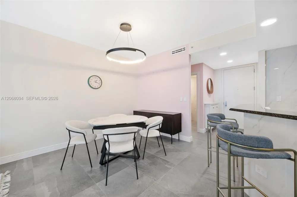 801 Brickell Key Blvd #1805 Miami, FL 33131
