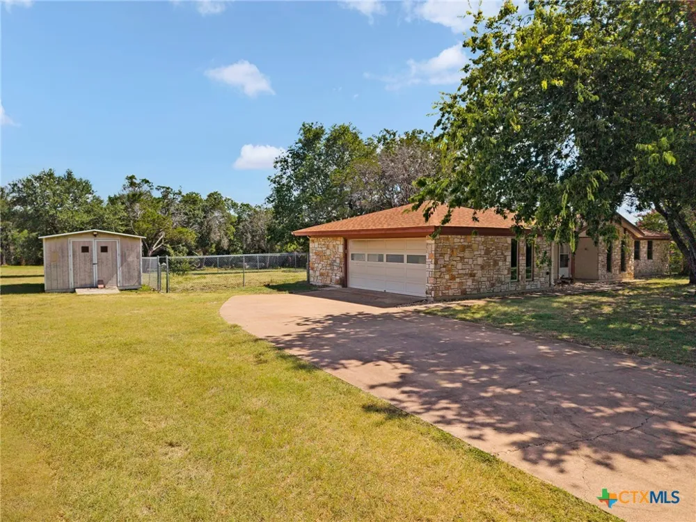 381 County Road 4755 Kempner, TX 76539