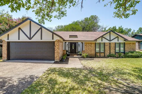 105 Lakeway Drive